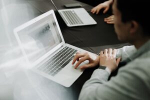 Jakie są najważniejsze umiejętności w procesie poszukiwania pracy?